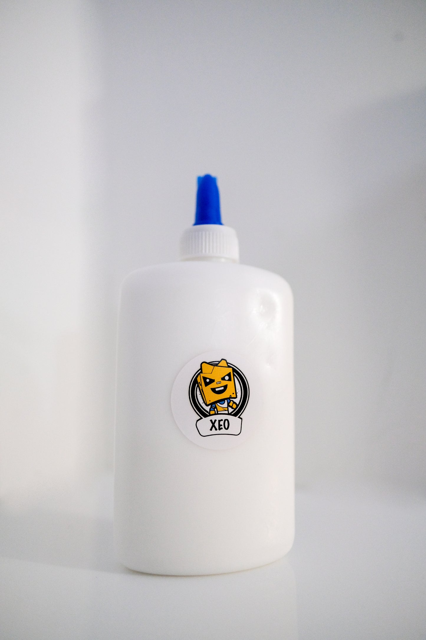 XEO 'I need glue' - PVA Glue!