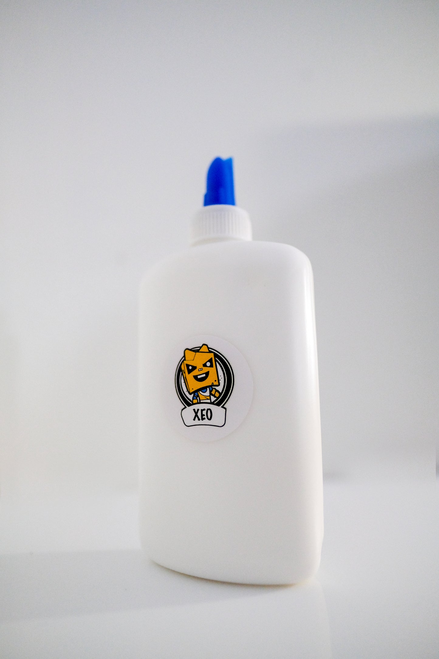 XEO 'I need glue' - PVA Glue!